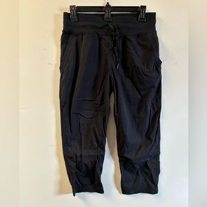 Lululemon Cropped Capris Size 6